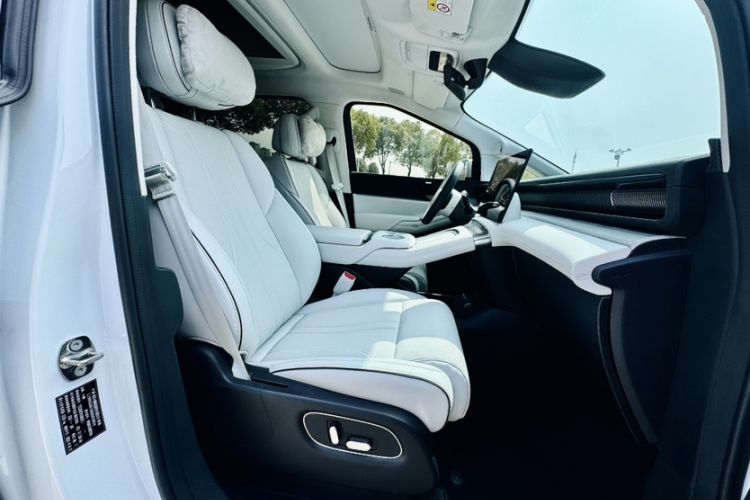 Used XPeng X9 2024 610 Long-Range Pro