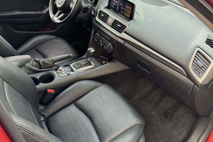 Used Mazda 3 Axela 2017 Sedan 1.5L Automatic Comfort Model Emission Standard China V
