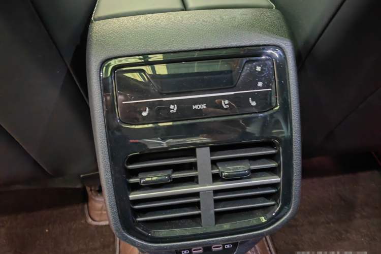 Used Volkswagen Passat 2025 Pro 380TSI Dragon Edition Exterior 6