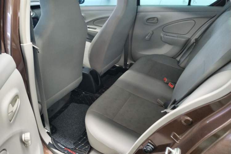 Used Venucia R30 2014 1.2L Manual Comfort Edition