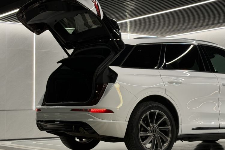 Used Lincoln Corsair New Energy 2021 PHEV Four-Wheel Drive e-Enjoy Edition Trunk