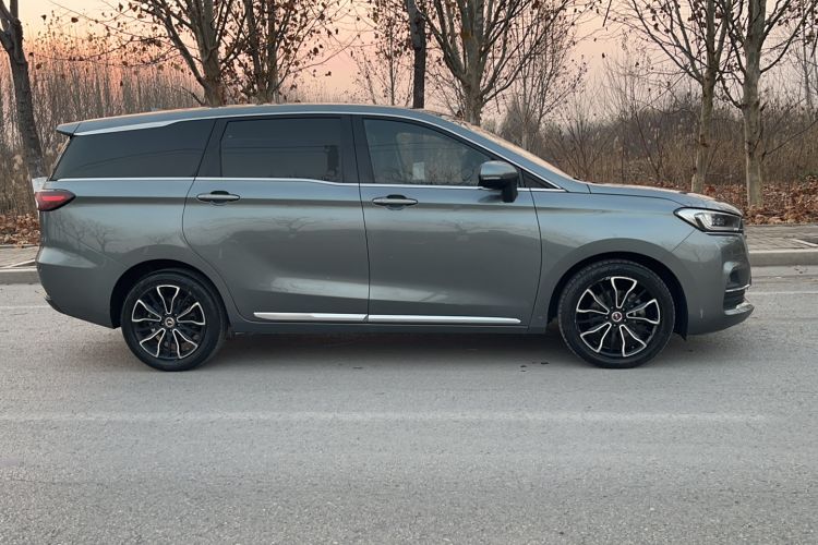 Used Hanteng V7 2019 1.5T Automatic Flagship Model 7 Seats China V Emission Standard
