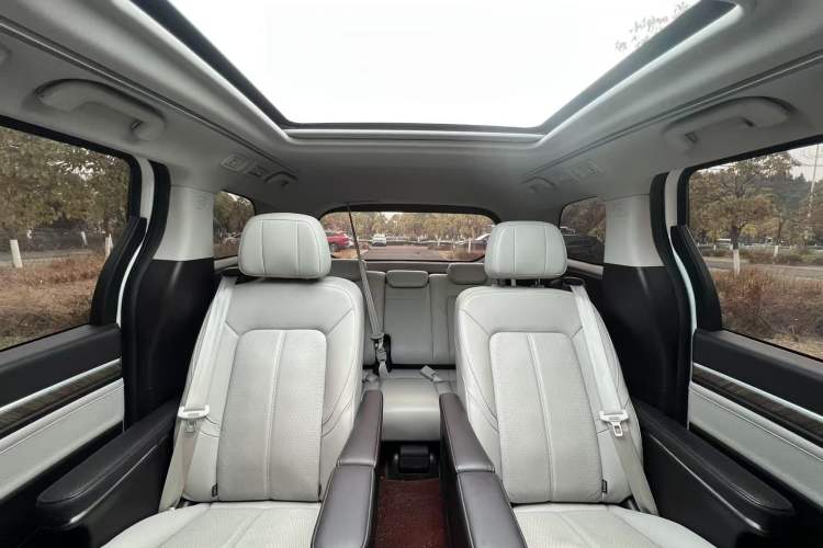 Used GAC Trumpchi M8 2021 Lingxiu Series 390T Deluxe Edition Interior 9