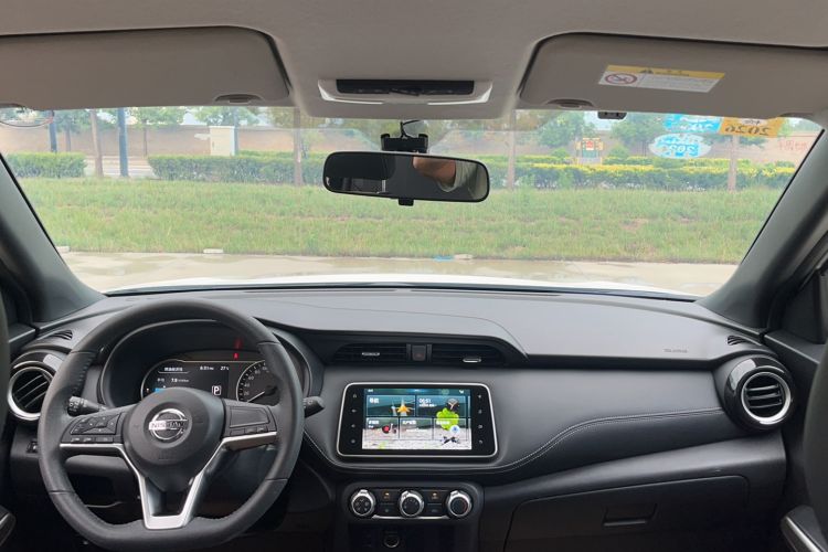 Used Nissan Kicks 2018 1.5L CVT Smart Connect Luxury Edition
