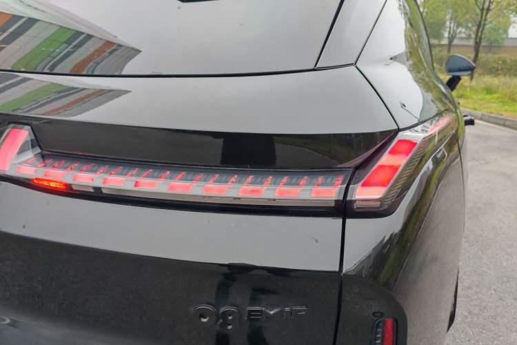 Used Lynk & Co 08 EM-P 2024 120km Long-Range Plus
