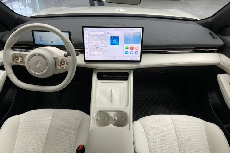 Used Baojun Yunhai 2024 140km Plug-in Hybrid Version Interior 1