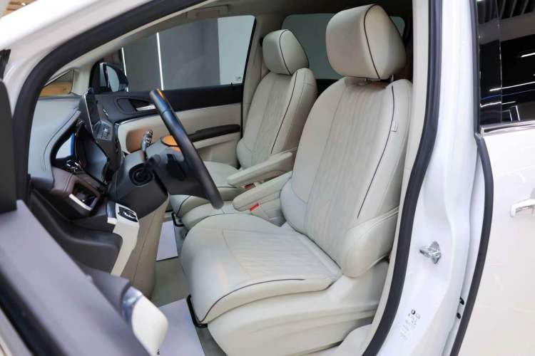 Used Buick GL8 2022 Land Business Class 652T Luxury Model
