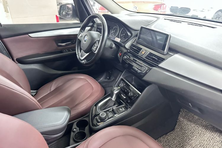 Used BMW 2 Series Gran Tourer 2015 218i Leading Model Interior 12