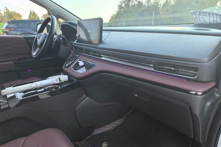 Used Honda Elysion 2022 2.0L eHEV Prestige Edition
