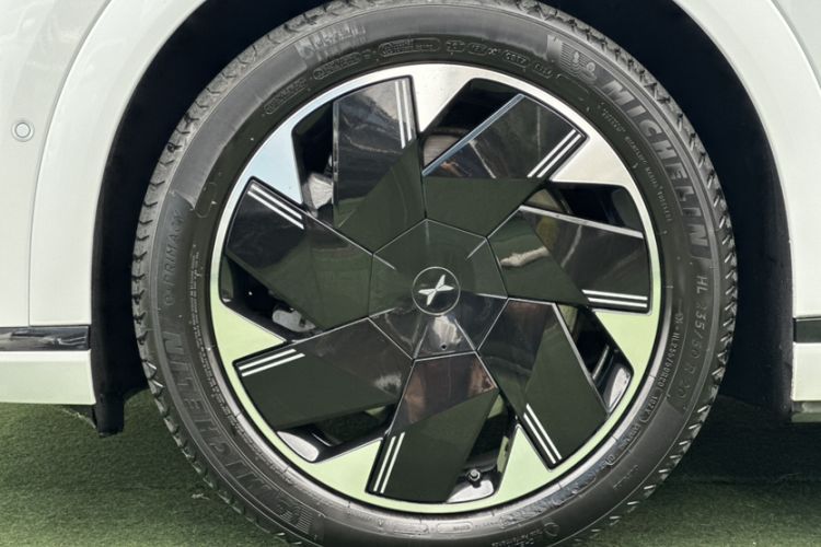 Used XPeng X9 2024 610 Long-Range Pro
