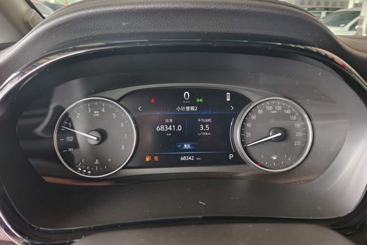 Used Buick GL8 2021 Land Cruiser Executive 652T Premium Model Odometer Close Up