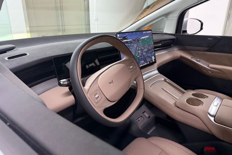 Used XPeng X9 2025 740 Ultra-Long Range Max
