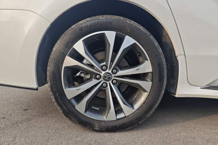 Used Toyota Granvia 2022 2.5L Hybrid Flagship Edition
