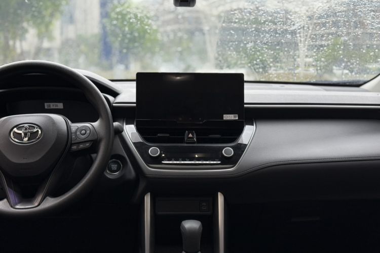 Used Toyota Corolla Cross 2024 2.0L Elite Edition Interior 4