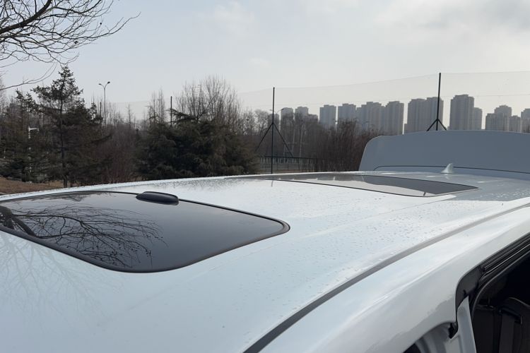 Used Toyota Vellfire 2023 Crown Dual-Engine 2.5L HV Prestige Edition
