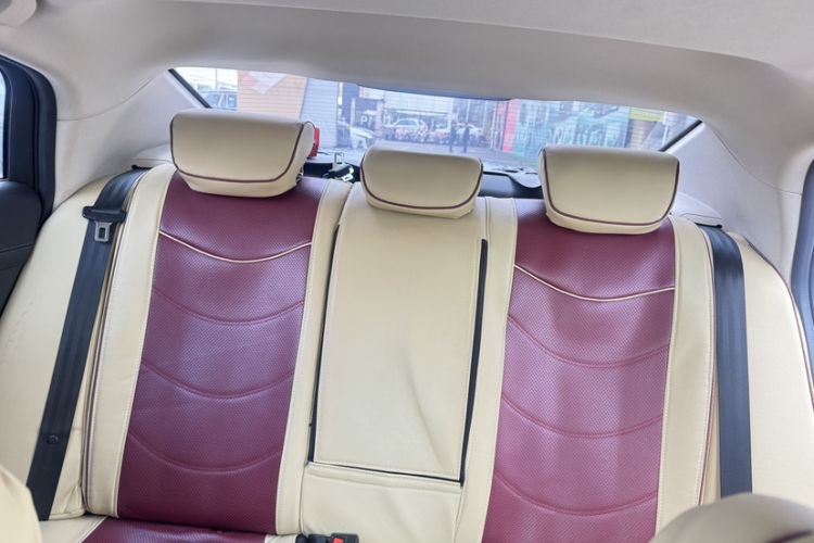 Used Hongqi H5 2022 Classic Model Facelift 1.8T Automatic Smart Connect Flagship Edition Headliner
