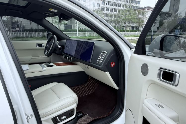 Used Li Auto L7 2023 Air model
