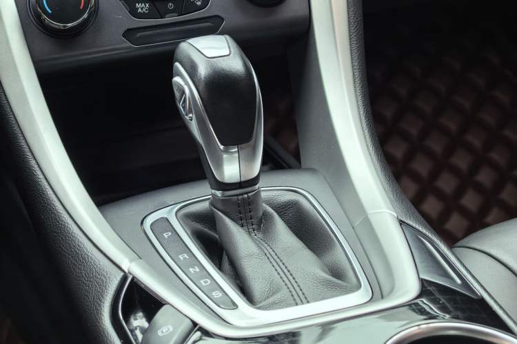 Used Ford Mondeo 2013 1.5L GTDi180 Fashion Edition Interior 6