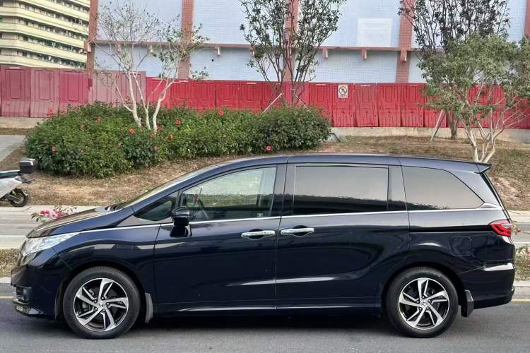 Used Honda Odyssey 2015 Updated Version 2.4L Smart Edition
