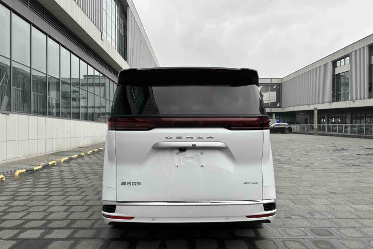 Used Denza D9 2022 DM-i 970 Four-Wheel Drive Flagship Model