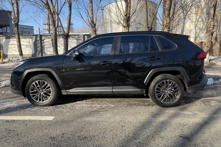 Used Toyota Wildlander 2023 2.0L CVT Two-Wheel Drive Luxury PLUS Edition
