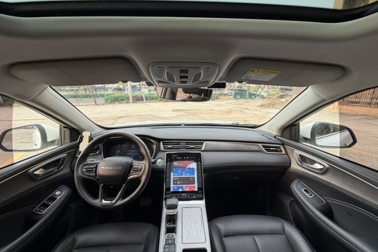 Used Roewe RX5 2023 PLUS 330TGI Automatic Trendsetting Smart Edition Interior 8