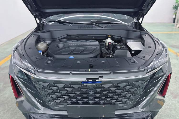 Used CHANGAN OSHAN Z6 2023 Blue Whale 1.5T DCT Smart Luxury Model