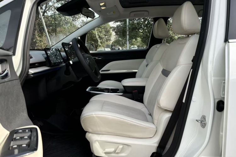 Used Venucia VX6 2023 520 Max