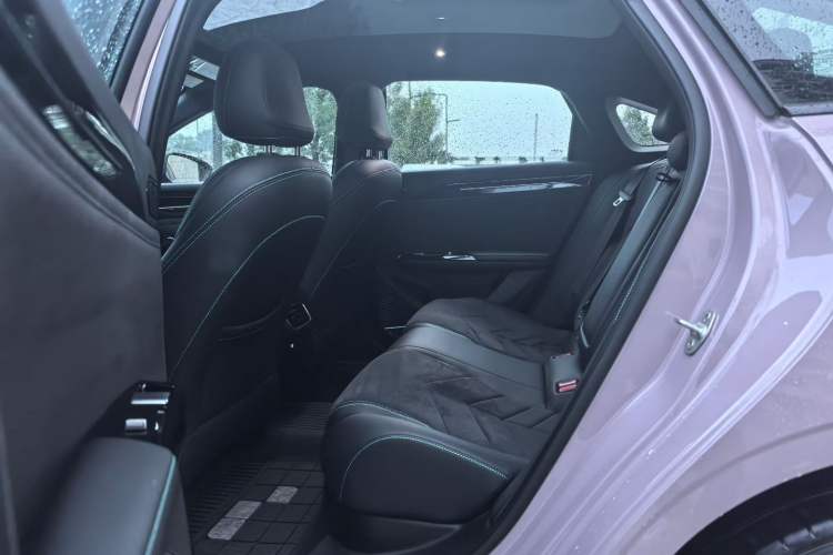 Used Geely Galaxy L6 2024 125km Creative Edition
