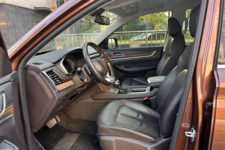 Used Roewe RX8 2018 30T Smart Connectivity Two-Wheel Drive Flagship Edition