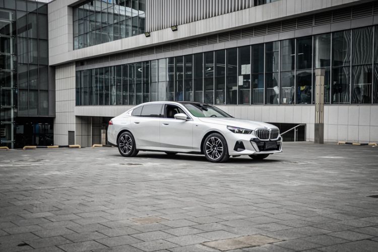 Used BMW 5 Series 2024 530Li Leading Model M Sport Package
