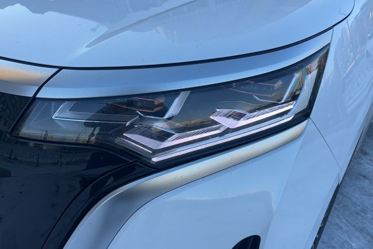 Used Denza D9 2022 EV 620 Prestige Model Left Front Headlight