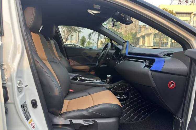 Used Toyota C-HR 2020 2.0L Leading Edition Interior 9