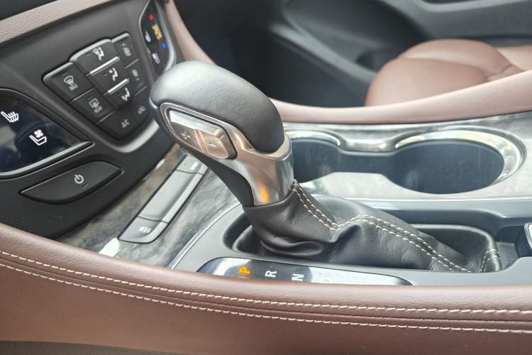 Used Buick Envision 2016 28T Four-Wheel Drive Luxury Model Gear Lever