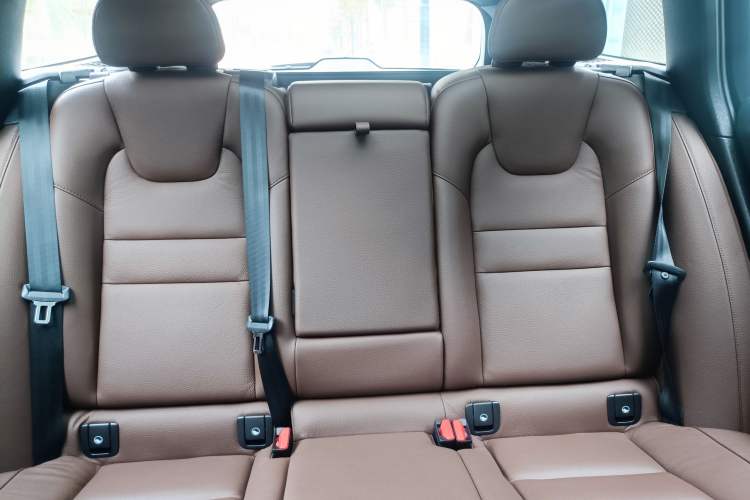 Used Volvo V60 2024 B5 Zhiyuan Luxury Edition
