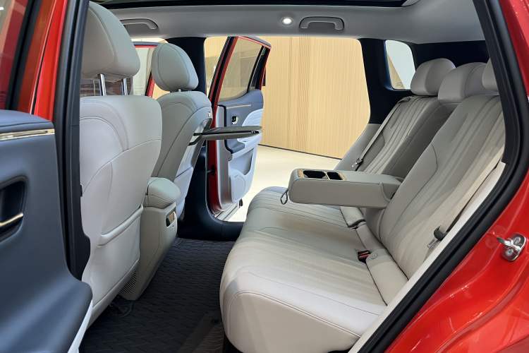 Used AION V 2024 Aion Tyrannosaurus 650 LiDAR Edition