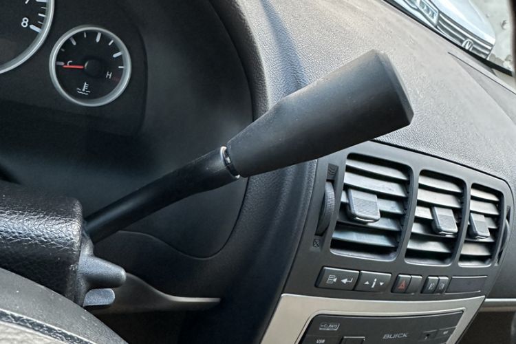 Used Buick GL8 2014 2.4L Executive Edition
