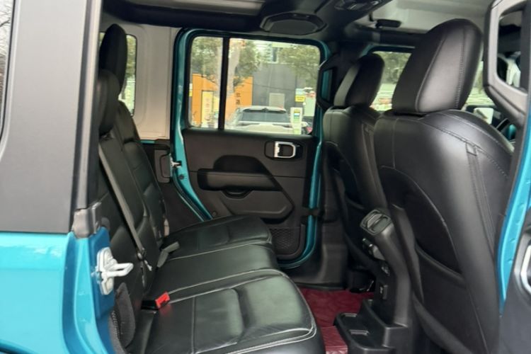 Used Jeep Wrangler 2019 2.0T Sahara Four-Door Version China VI Emission Standard