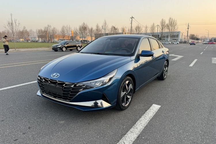 Used Hyundai Elantra 2021 1.5L CVT LUX Prestige Edition
