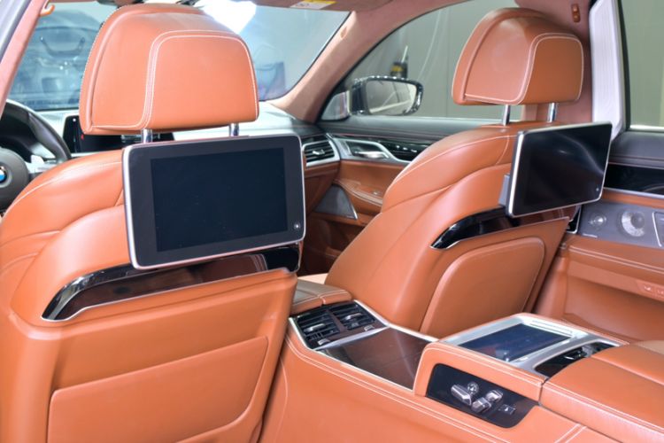 Used BMW 7 Series 2018 740Li xDrive Luxury Edition M Sport Package Interior 10