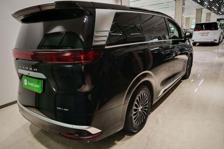 Used Denza D9 2024 DM-i 980 Four-Wheel Drive Prestige Model
