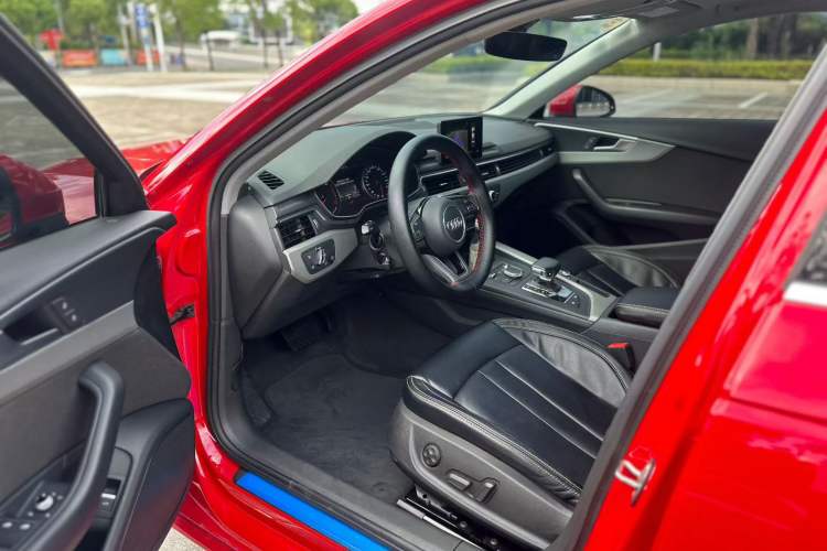 Used Audi A4L 2018 30th Anniversary Edition 40 TFSI Trendy Model
