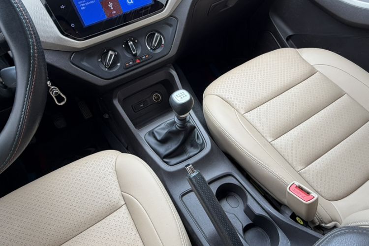 Used Wuling Hongguang 2019 1.5L S Comfort Edition China VI LAR Gear Lever