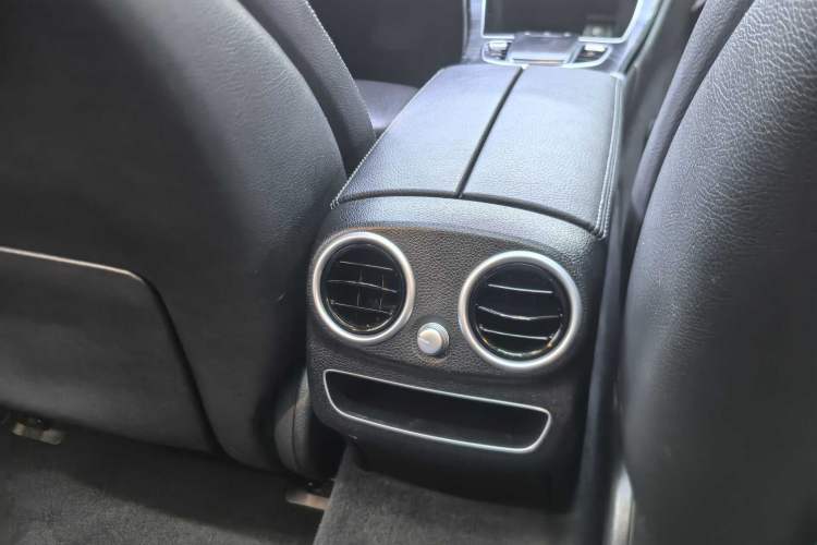 Used Mercedes-Benz C-Class 2019 C 260 L Sport Edition Interior 5