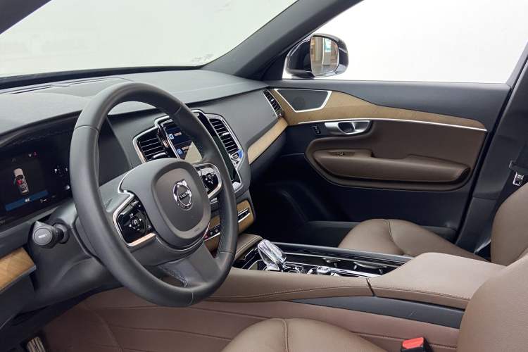 Used Volvo XC90 2023 B6 Zhiyi Luxury Edition 7-Seater