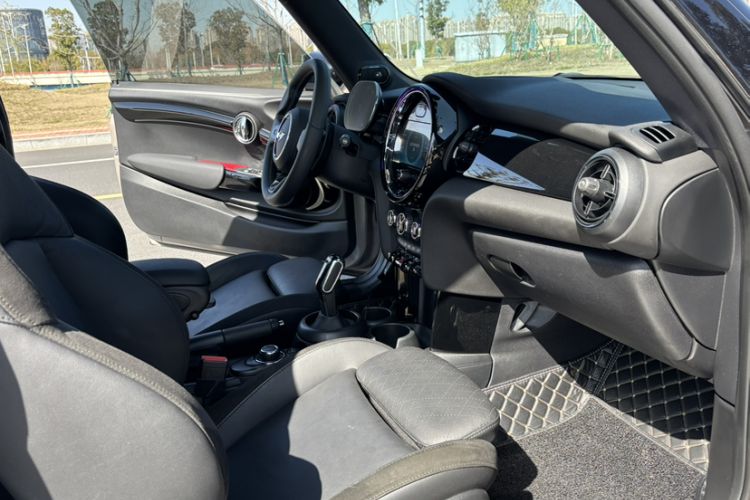 Used MINI MINI 2023 Updated 2.0T COOPER S Artist