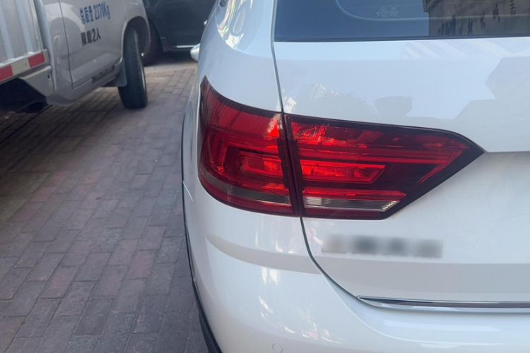 Used Volkswagen Cross Lavida 2016 1.6L Automatic Comfort Edition