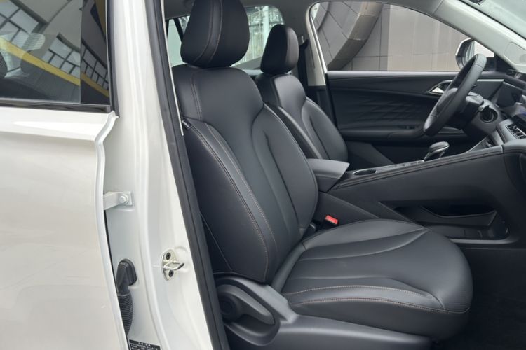 Used Roewe D5X DMH 2024 135 Luxury Edition