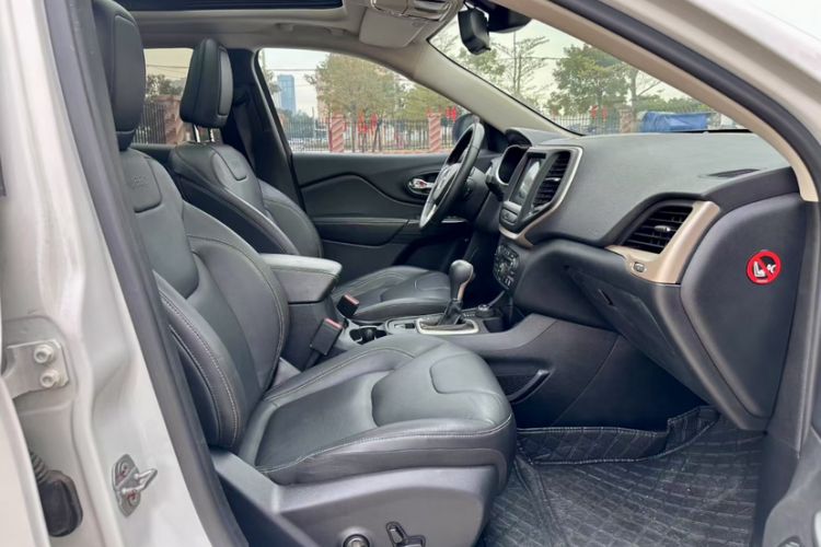 Used Jeep Cherokee 2017 2.4L Professional Smart Edition