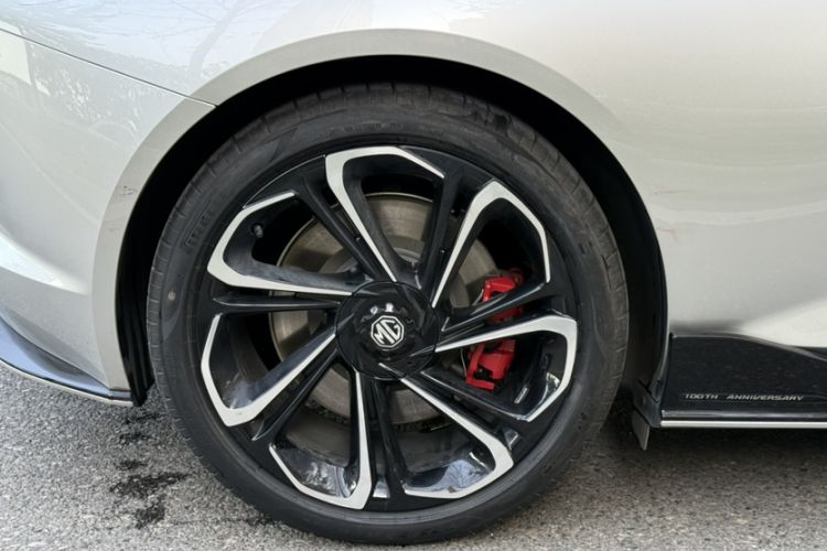 Used MG Cyberster 2024 520 km Legendary All-Wheel-Drive Version
